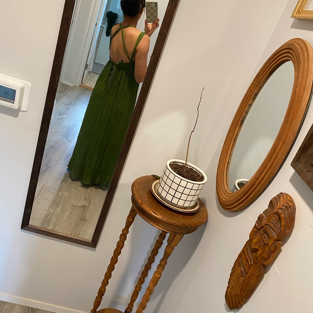Elegant Green Maxi dress bcbgmaxazria - Picture 9 of 10